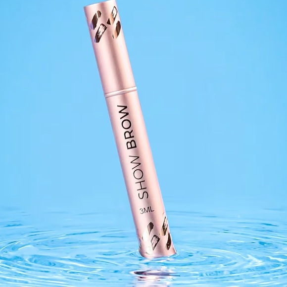 LeVaye Cosmetics Show Brow Eyebrow Serum!